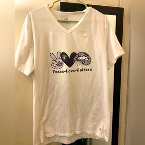 Las Vegas raiders t shirt X-Large Calvin’s Klein v neck with iron on